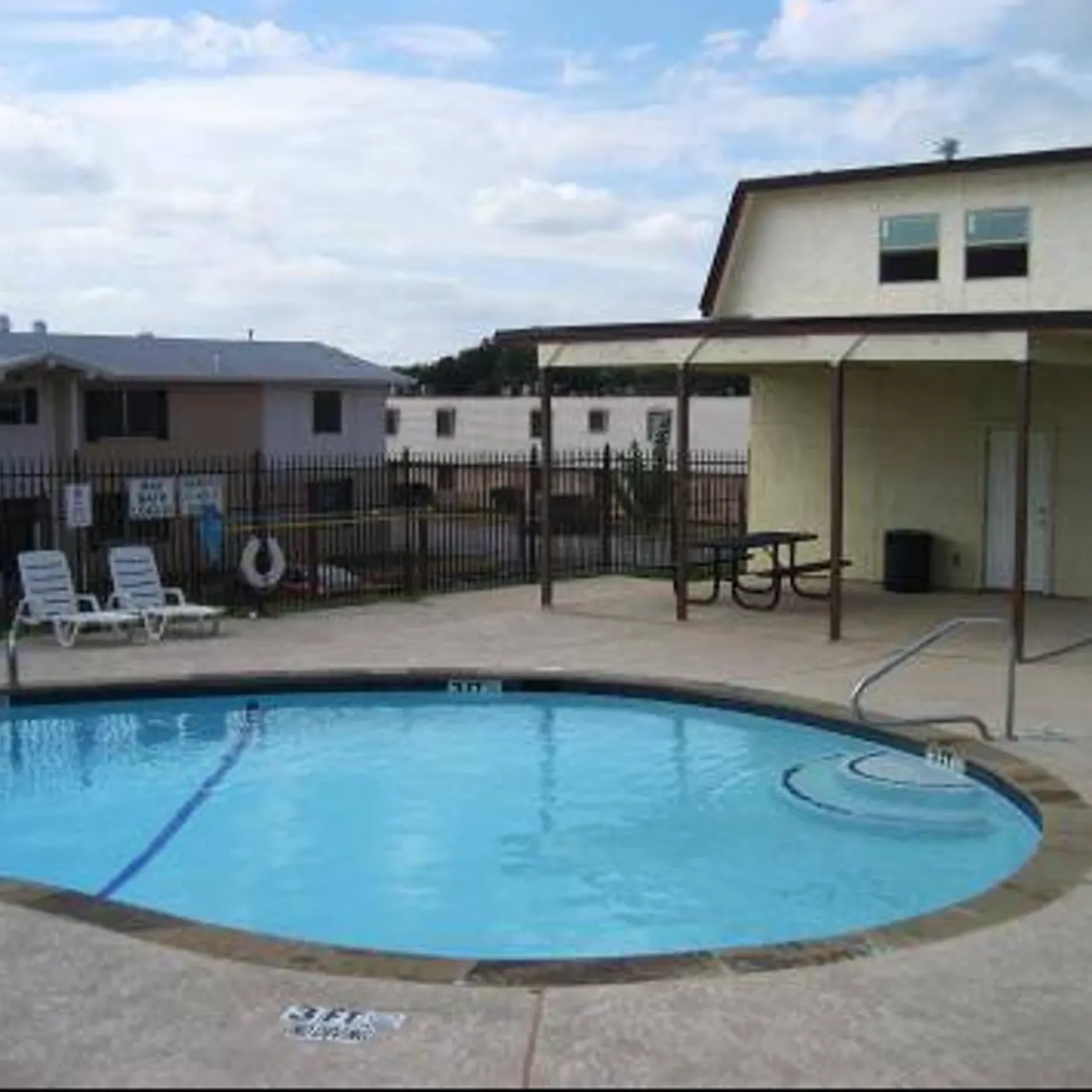 El Rancho Escondido Full - Pool