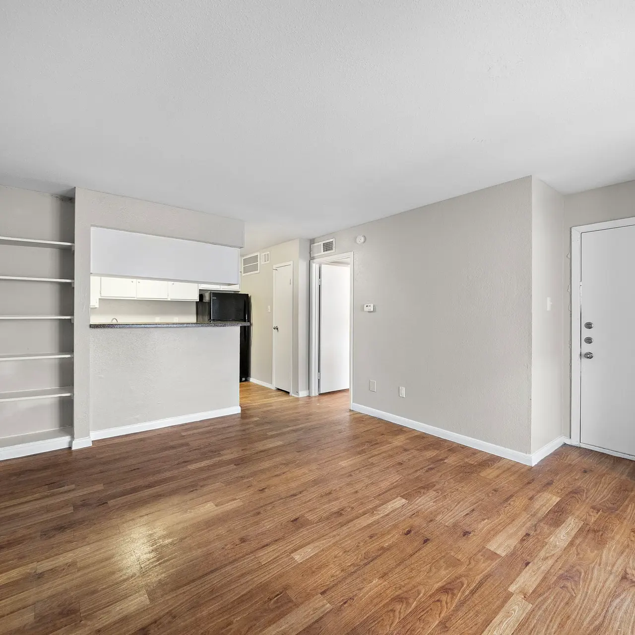 Flint at 290 - Floor, Flooring, Indoors