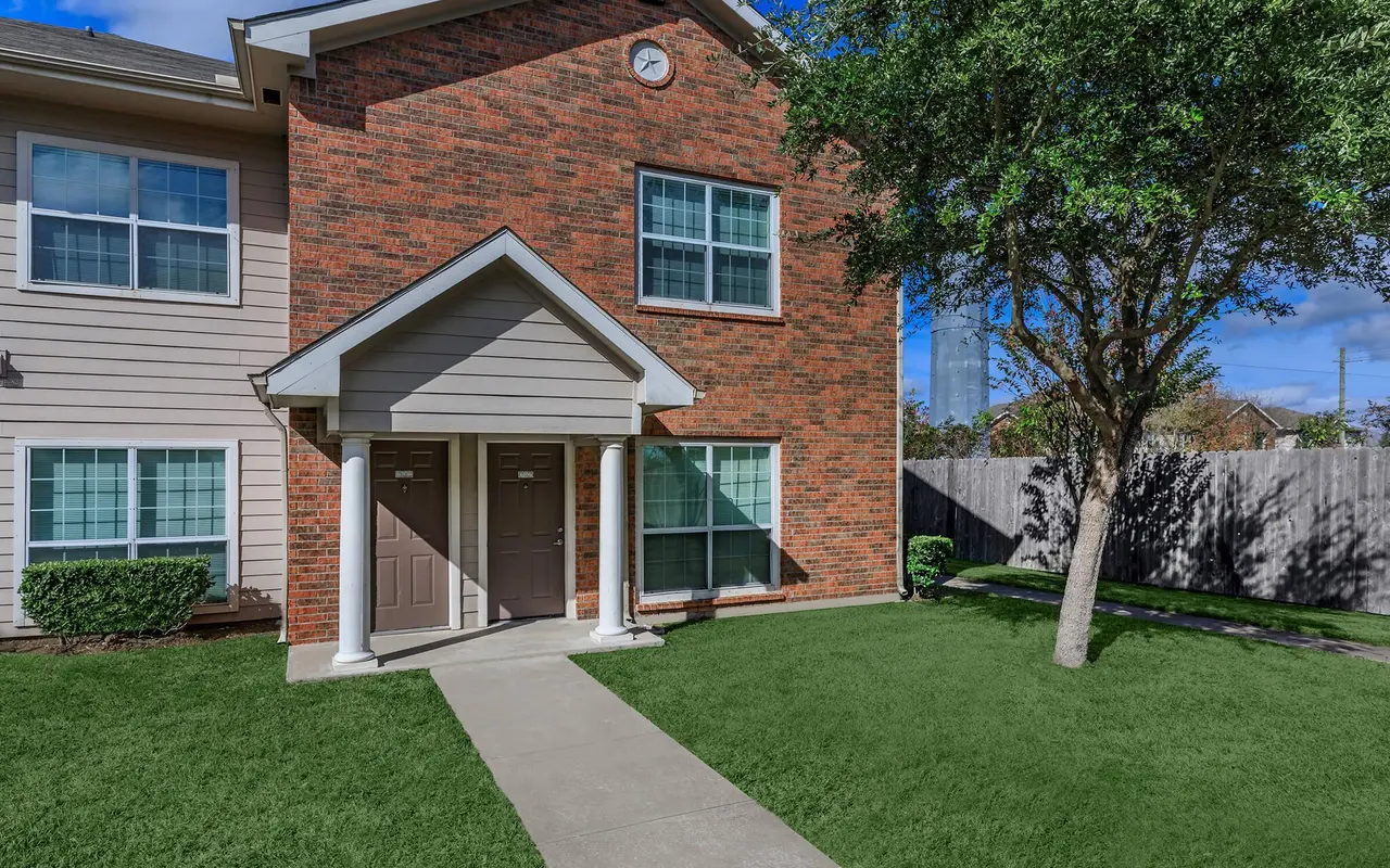 Freeport Oaks - Grass, House, Housing