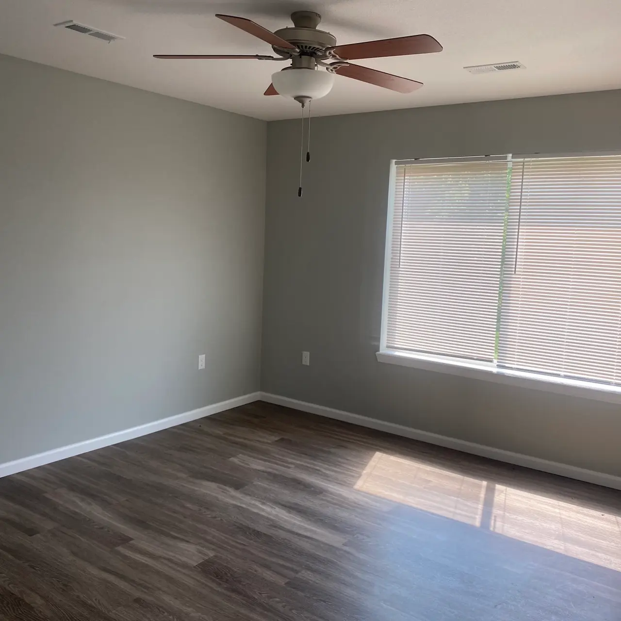 Homes at Walnut Creek - Floor, Corner
