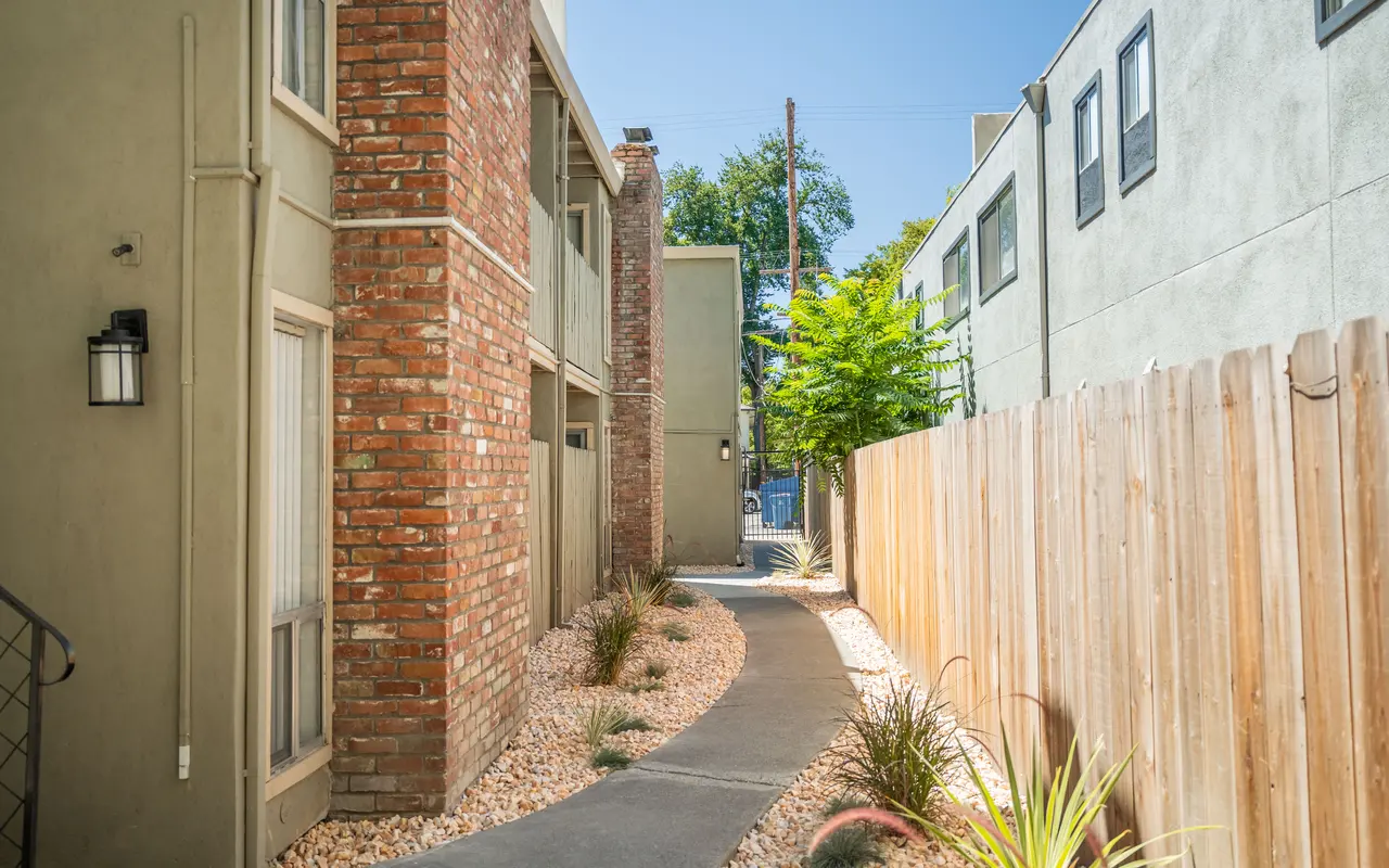 2712 E Street - City, Road, Street