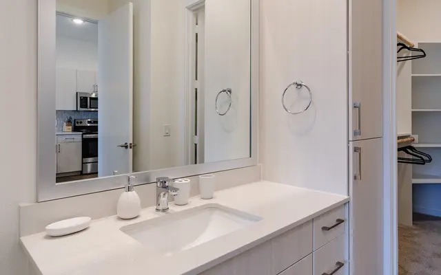 Trinity Highline A7403105-HDR.jpg