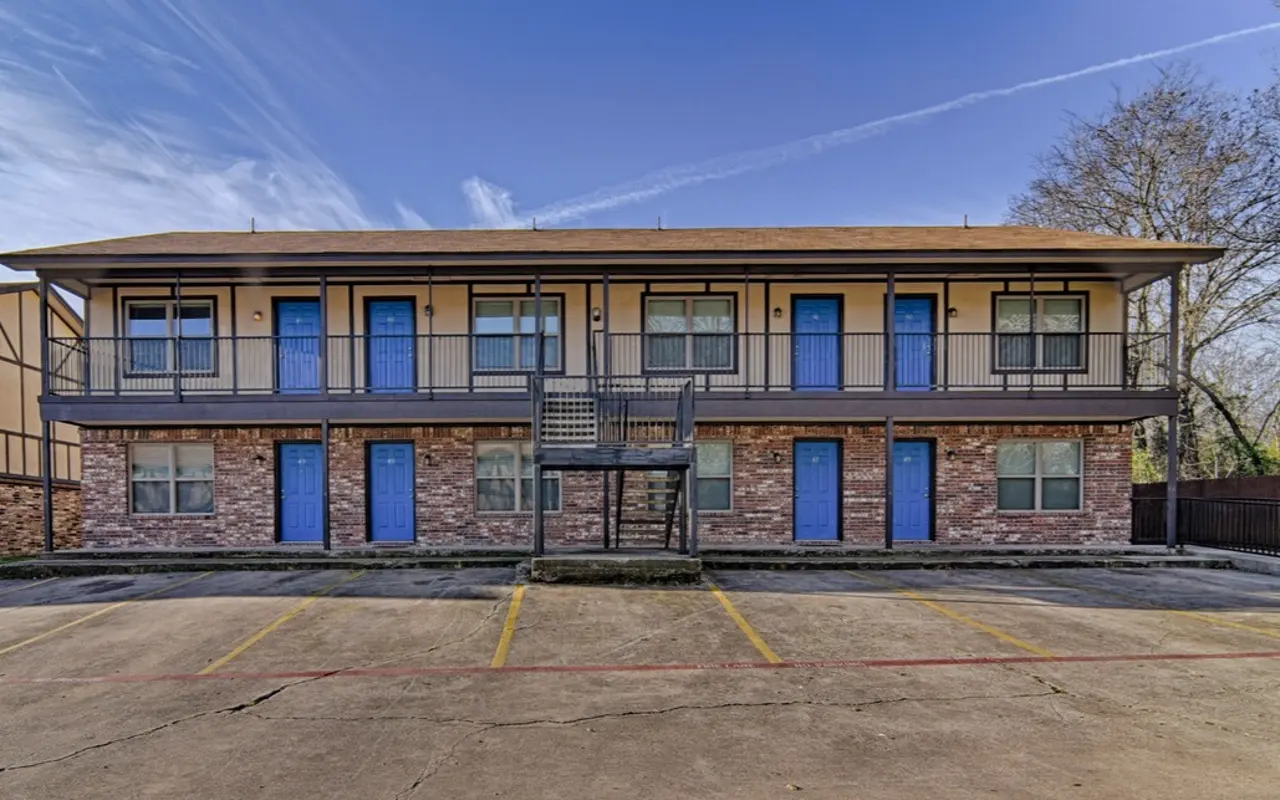 Knoll Creek - Building, City, Housing