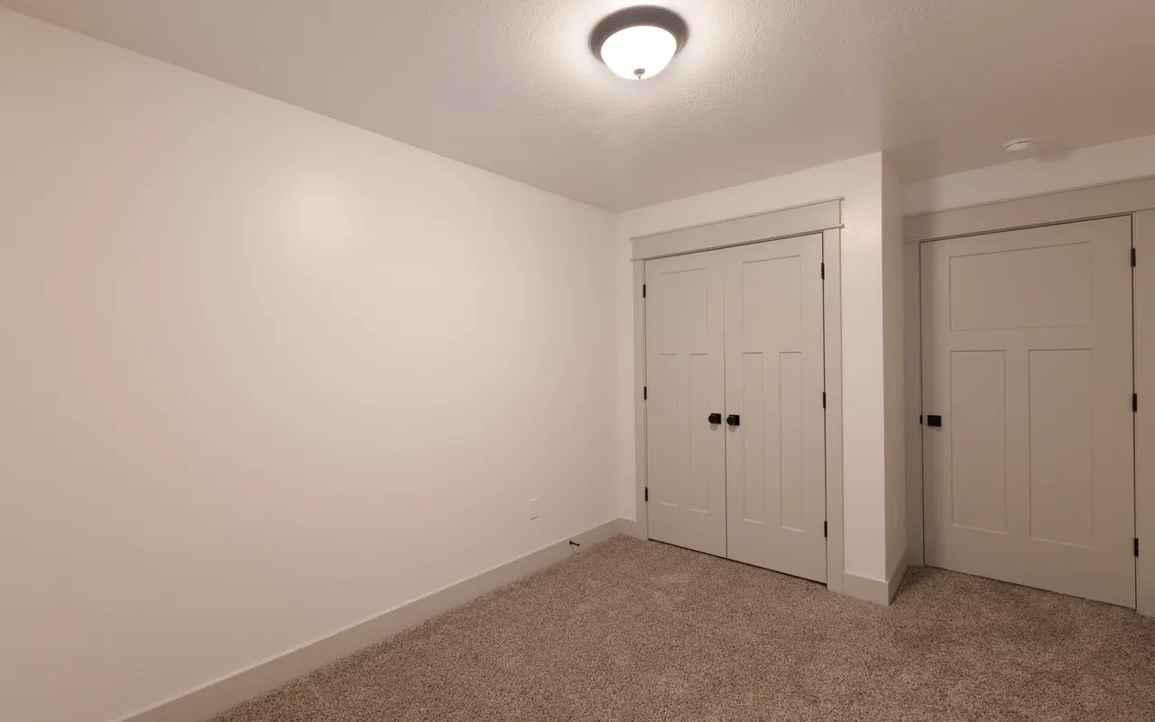 Copperwoods at Harrisville - Corner, Floor, Light Fixture