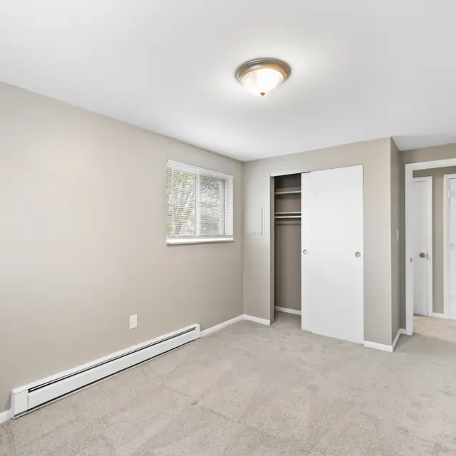 Imperial Continental - Corner, Floor, Indoors