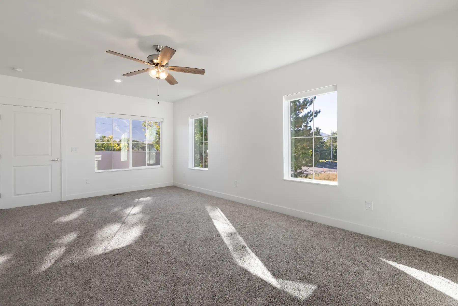 L59 Apartments L59 Apartments - Corner, Floor, Appliance