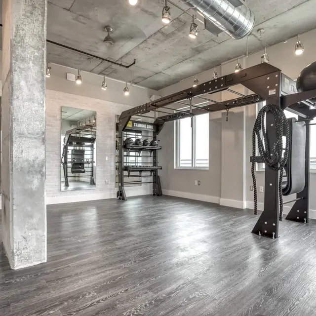 Vantage St Pete - Floor, Indoors