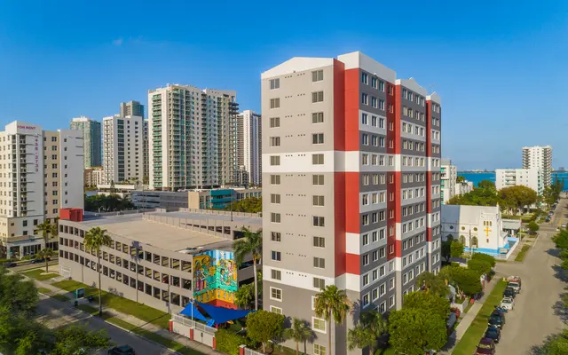 Pinnacle View Apartments - Building