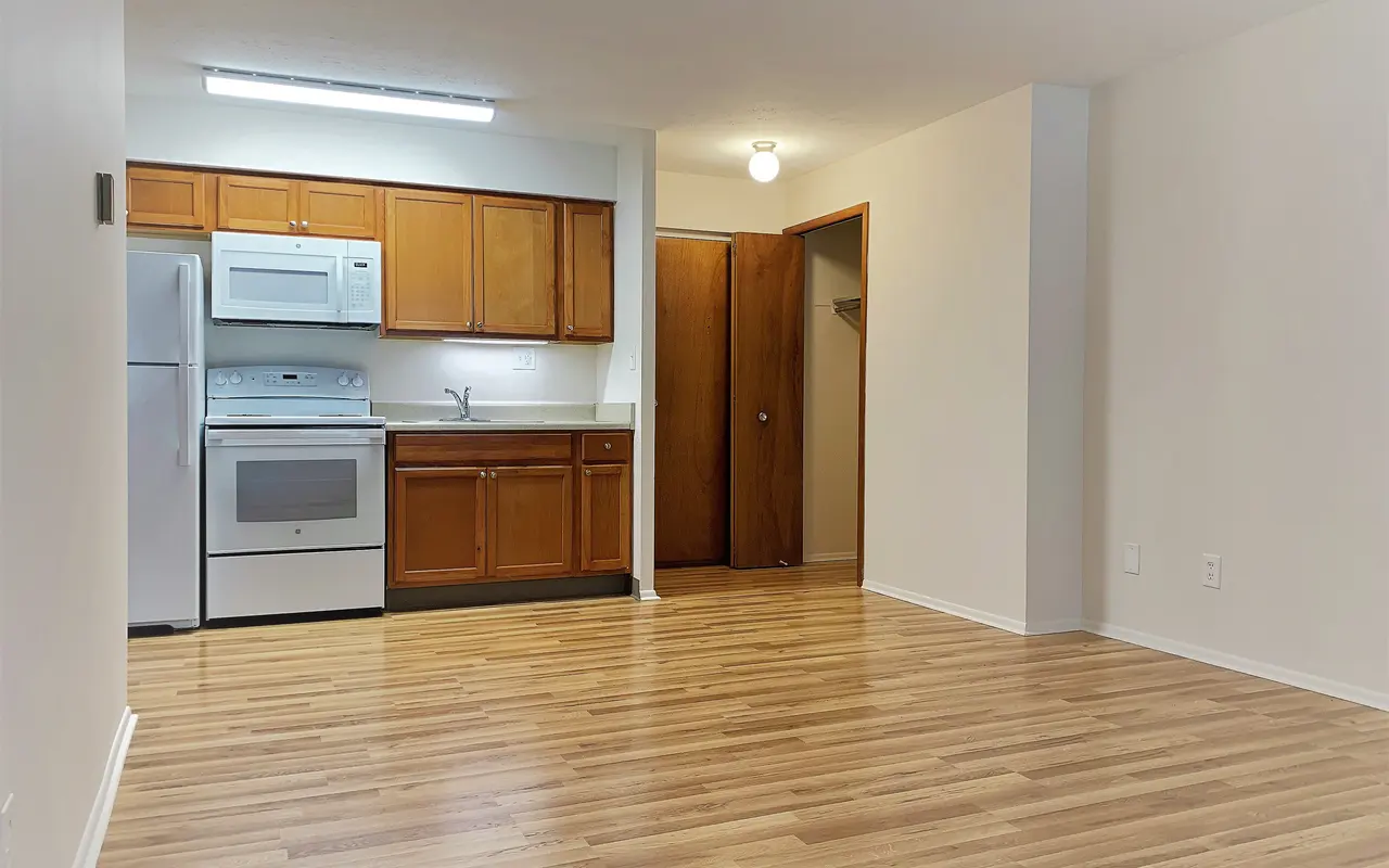 Elana Manor - Room, Wood