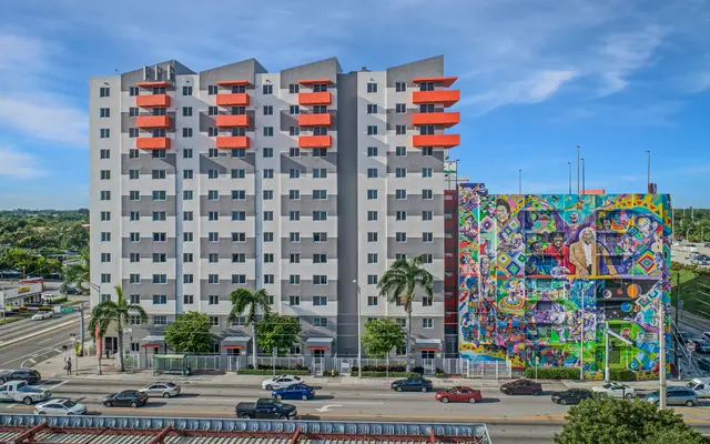 Pinnacle Park Apartments - City, Urban, Building