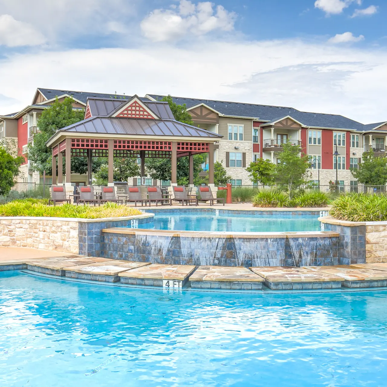 Park at Crystal Falls - Building, Hotel