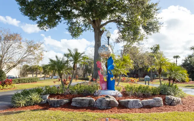 Villas at Pinecrest Sculpture Villas at Pinecrest Sculpture