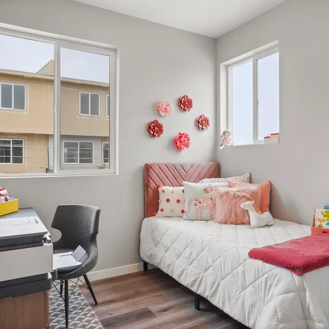 The Rowhomes - Home Decor, Cushion, Corner