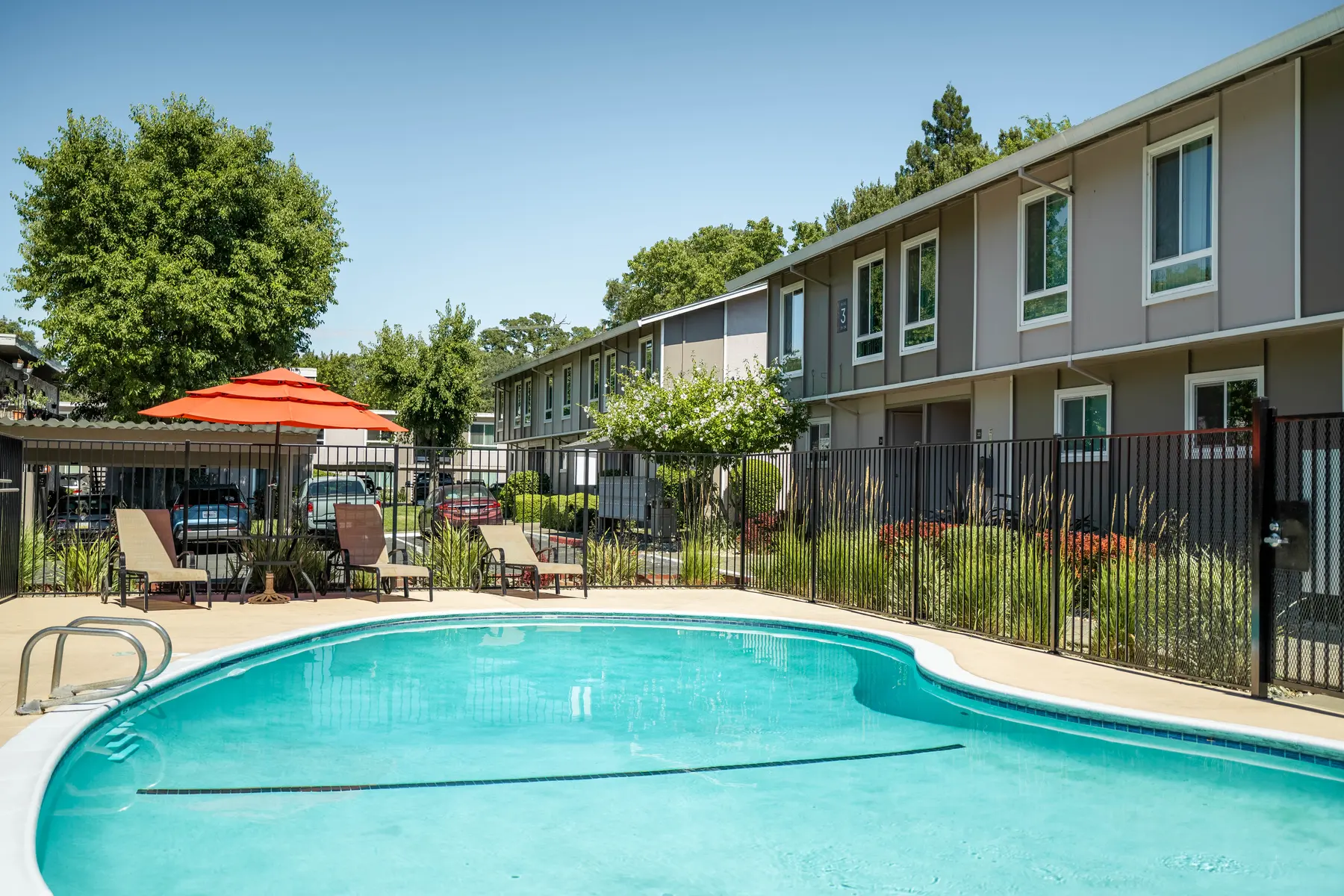 Creekside Oaks - Hotel, Resort, Chair