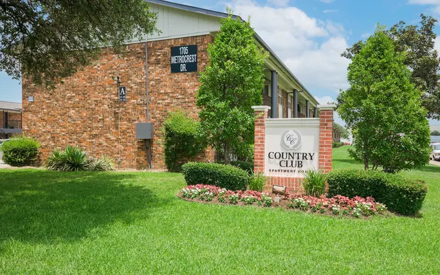 Country Club Apartments Country Club Apartments - Lawn, Grass