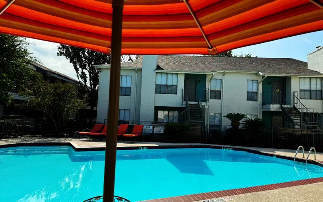 Wilshire Park Apartments Wilshire Park Apartments - Hotel, Shelter, Pool