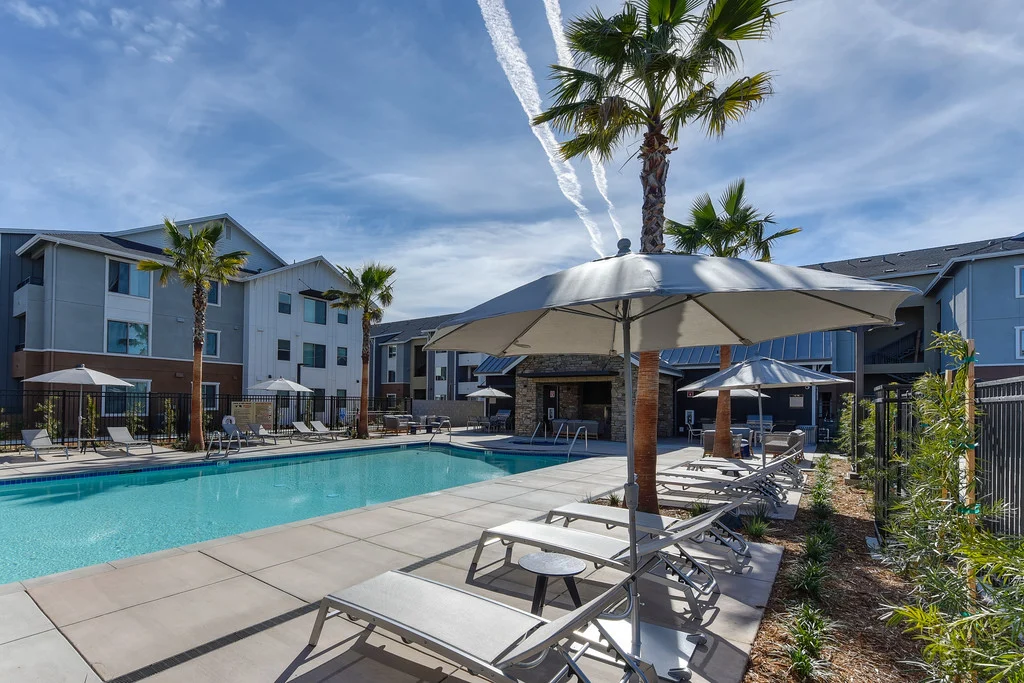 Gateway Crossing - Building, Summer, Resort