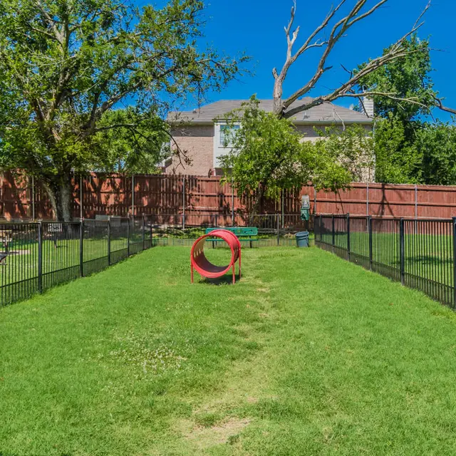 Marina del Rey - Yard, Bench