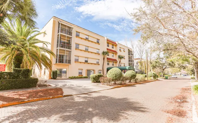 Park East Park Knowles Apts - Urban Park East Park Knowles Apts - Urban