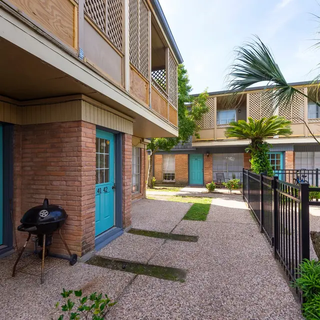 Palm Shores - City, Urban, House