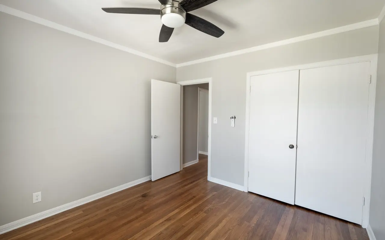 Fountain Gardens - Corner, Indoors, Interior Design