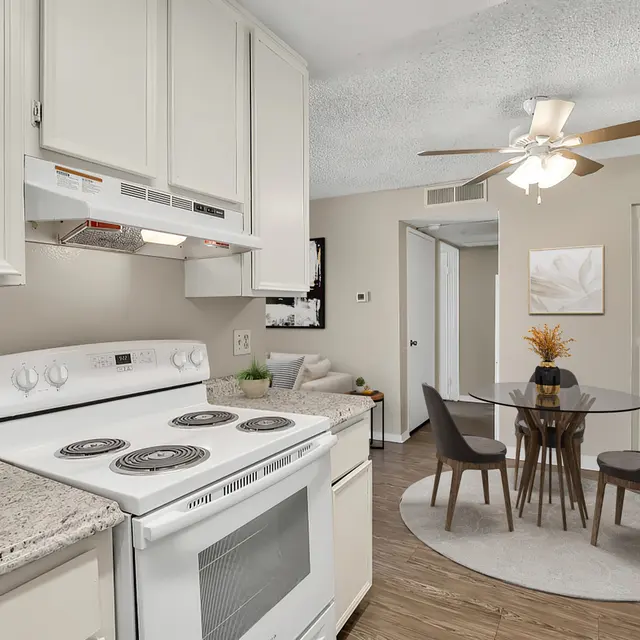 Cielo Vista - Indoors, Kitchen, Table