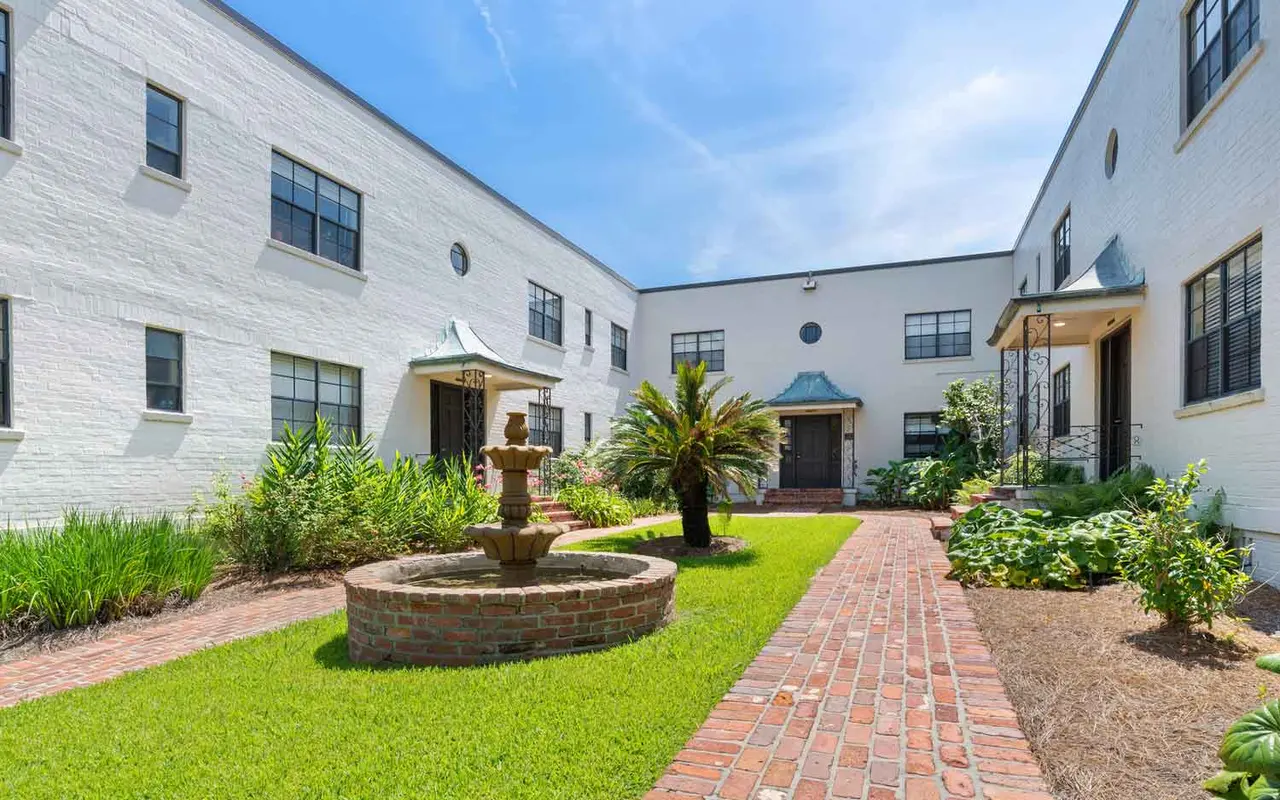 Capitol View Apartments - Villa, Building, Housing