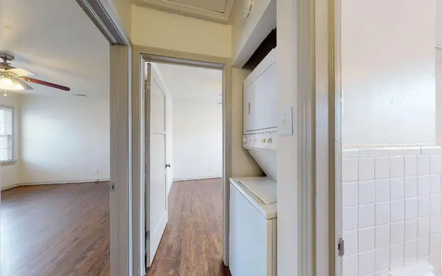 6015 Reiger - Wood, Floor