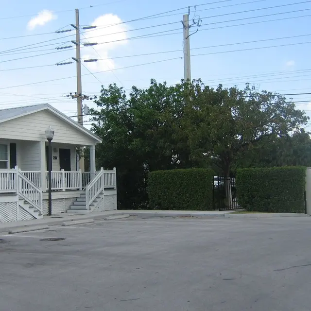 Flagler Village Apartments - Neighborhood, City, Utility Pole