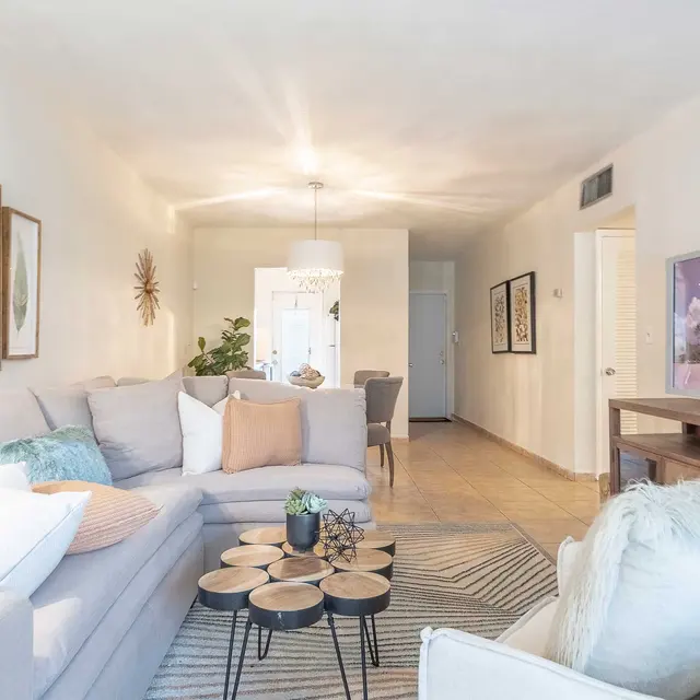 Spectra at Plantation - Room, Couch