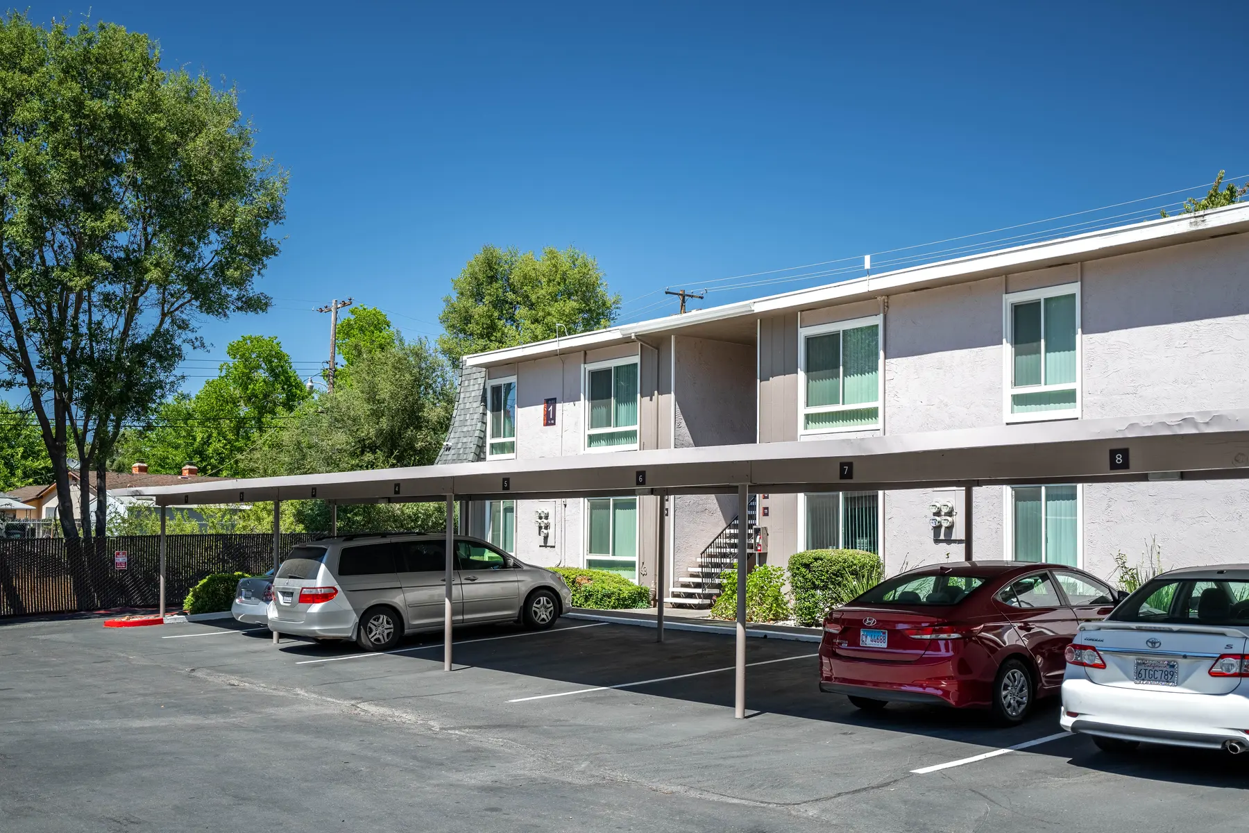 Creekside Oaks - Chair, Housing, Car