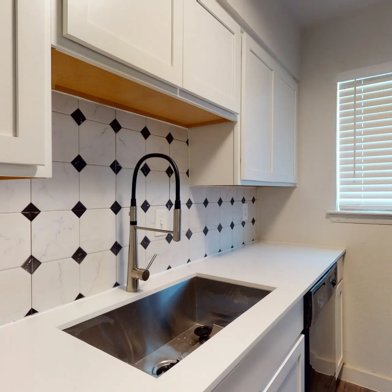Pergola at Bishop Ridge - Indoors, Kitchen, Sink