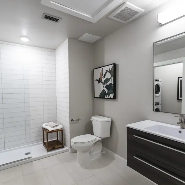 Vantage St Pete - Washer, Indoors