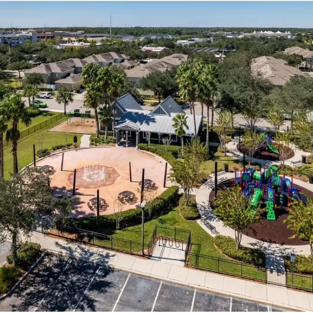 The Flats at Avalon Park - Grass, Outdoors, Park