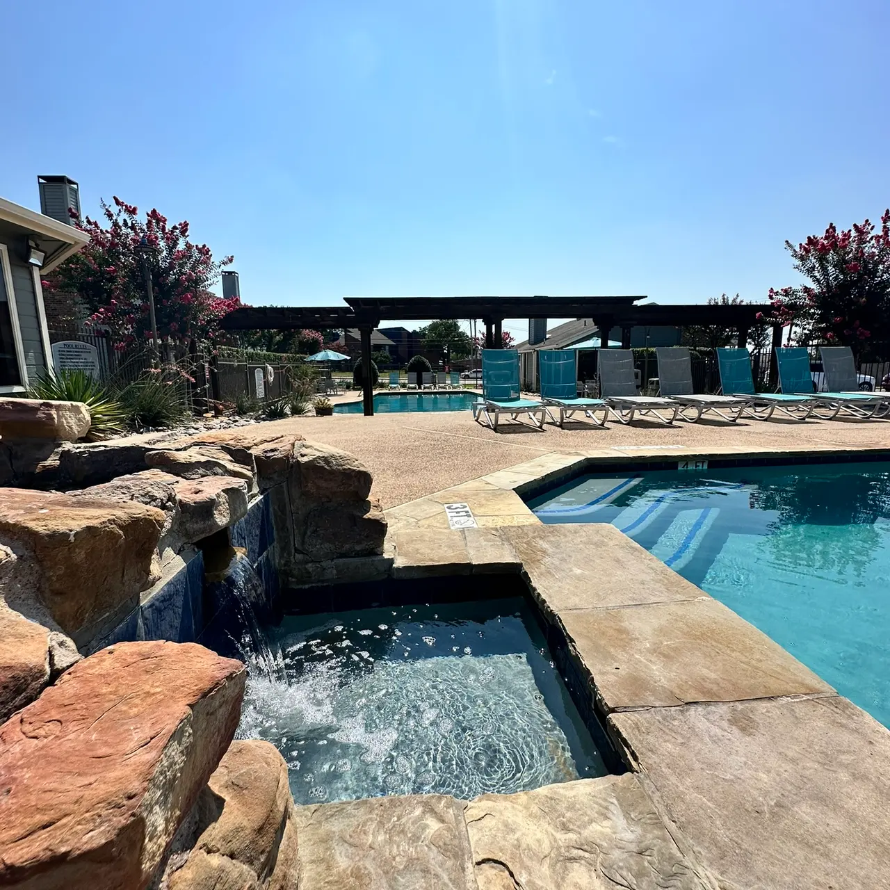 Autumn Breeze Apartments - Pool, Water, Swimming Pool