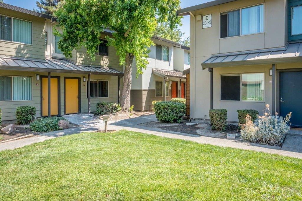 Woodcrest Apartments - Lawn, Grass