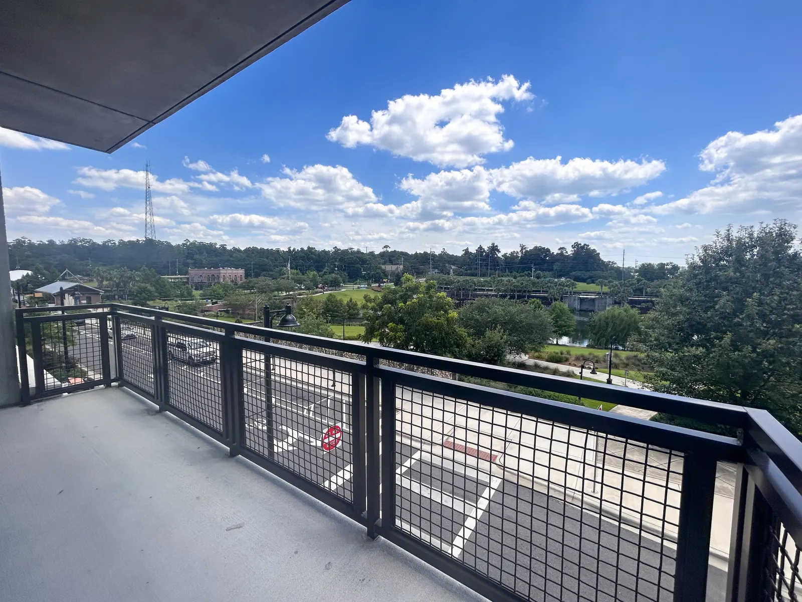 3e5a4eac16fe4685b9342c9a90881218.jpg Floor, Balcony, Outdoors