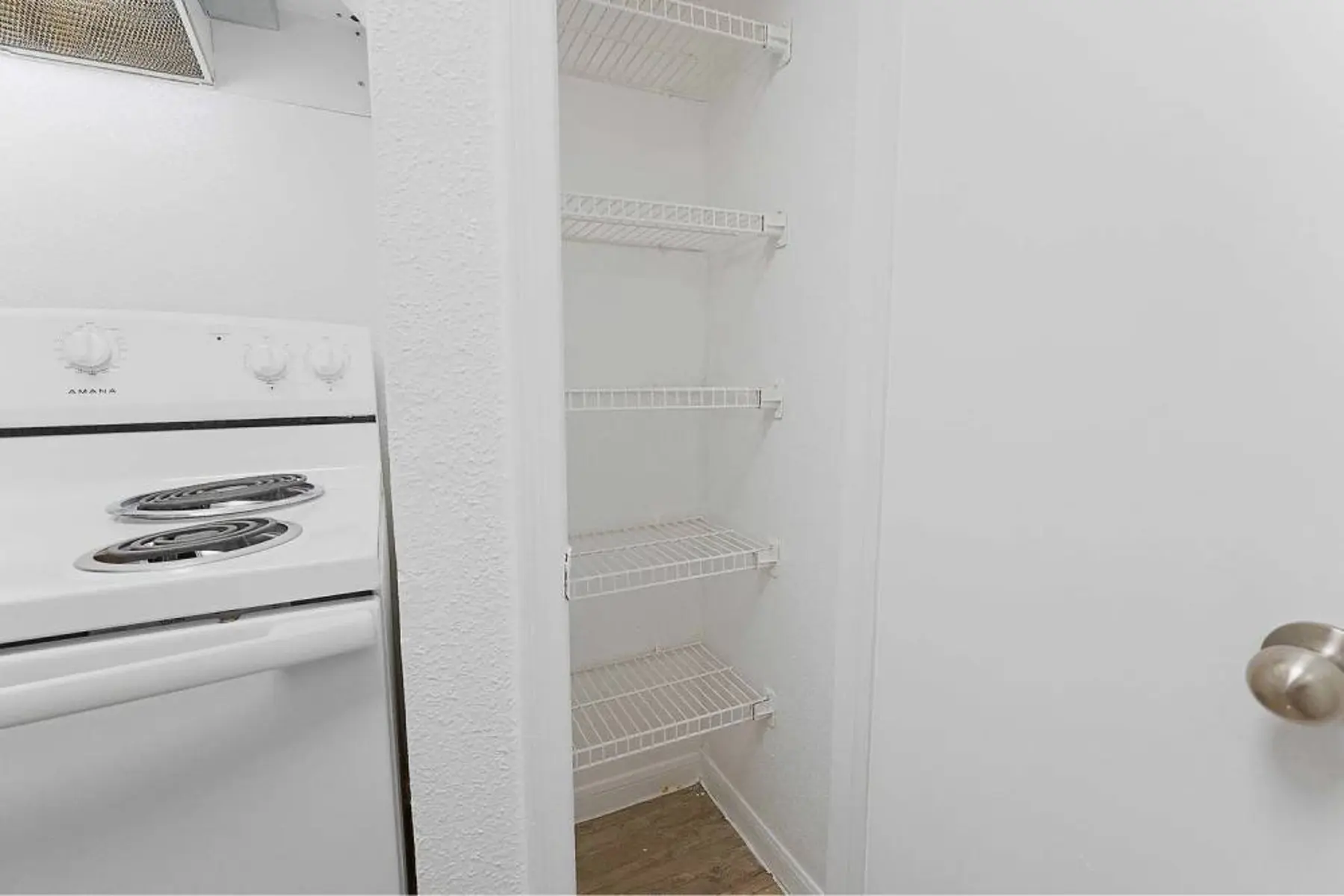 p2527064_Lexington_Hills_1bed_1bath_A_9_2_FloorPlan.jpg