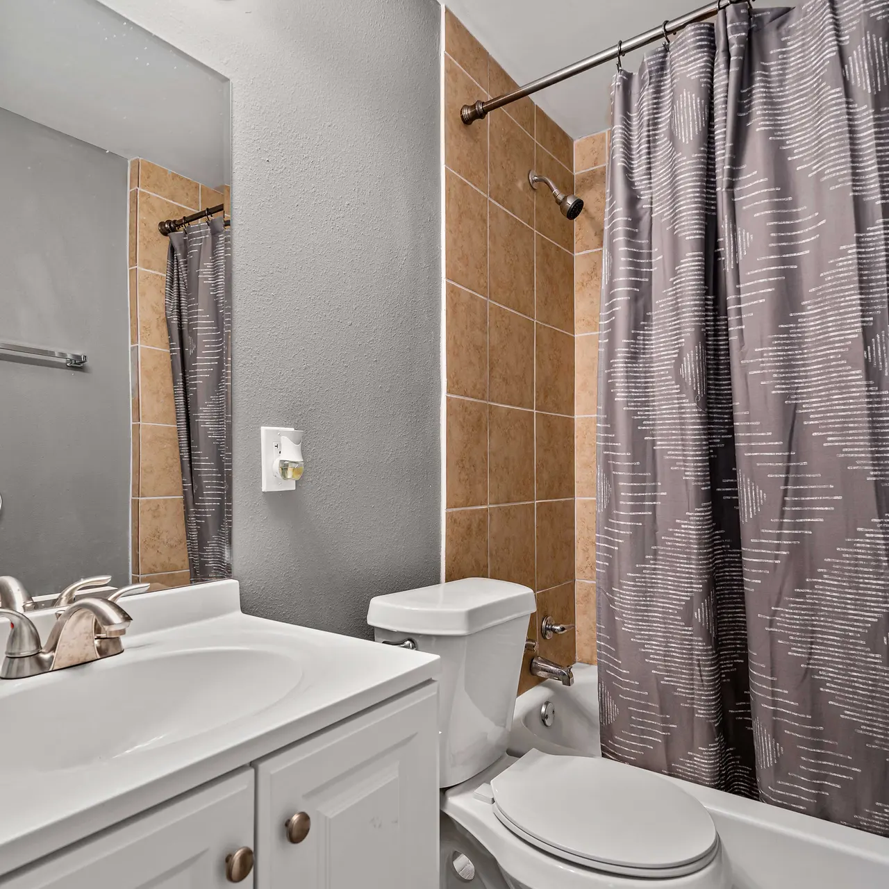 Haltere at Monroe - Indoors