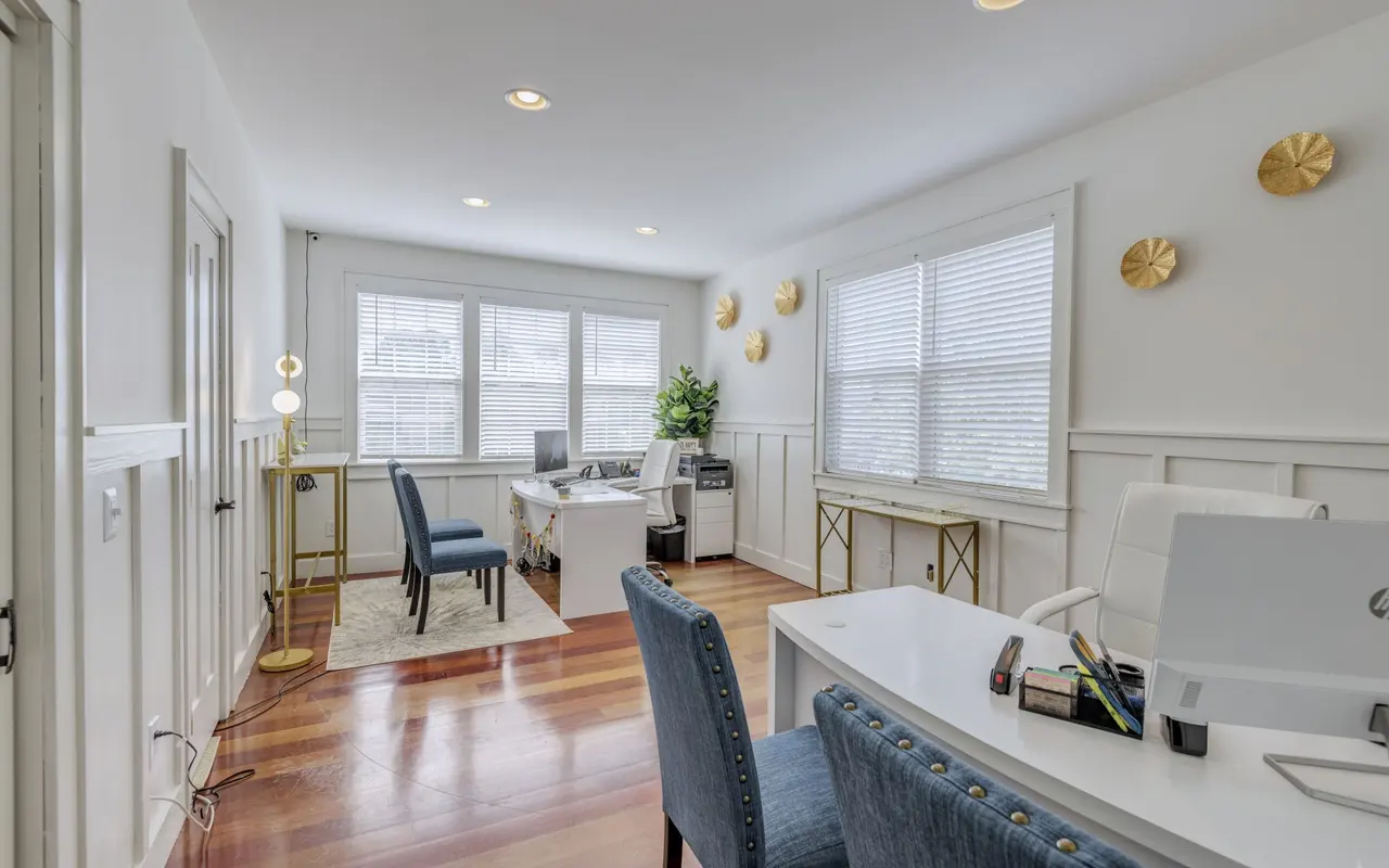 Willow Run Apartments - Indoors, Interior Design, Wood