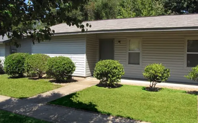 Columbia Gardens - Yard, Nature