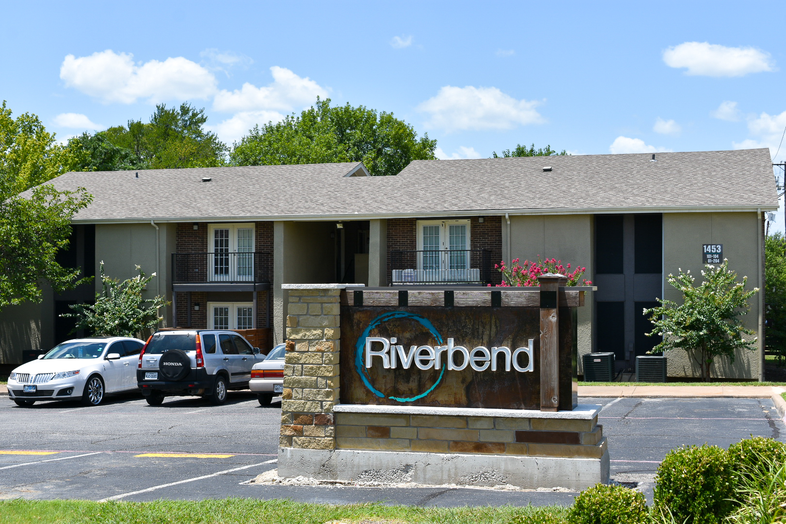 Riverbend Riverbend - Car