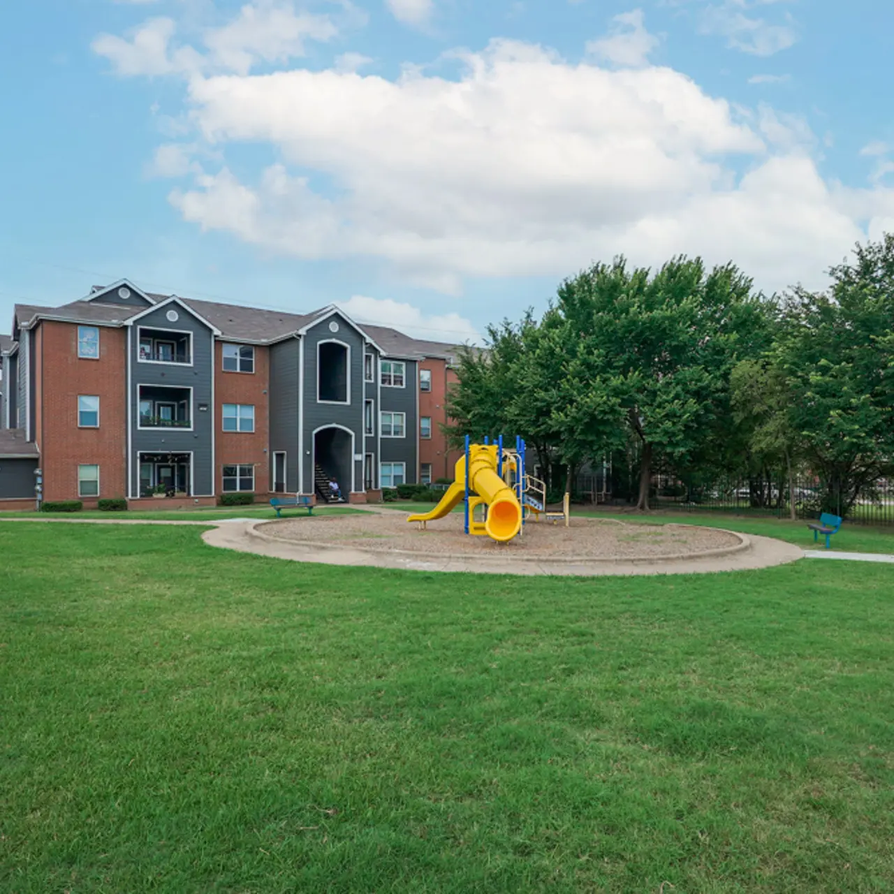 Siddons Place - Playground, Grass