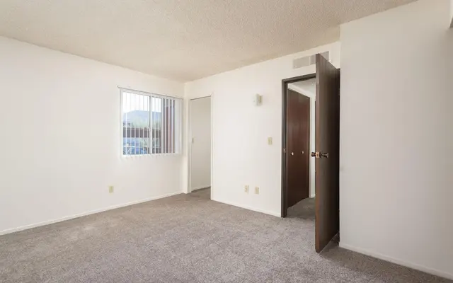 Maguire Hill Apartments - Corner, Floor, Indoors