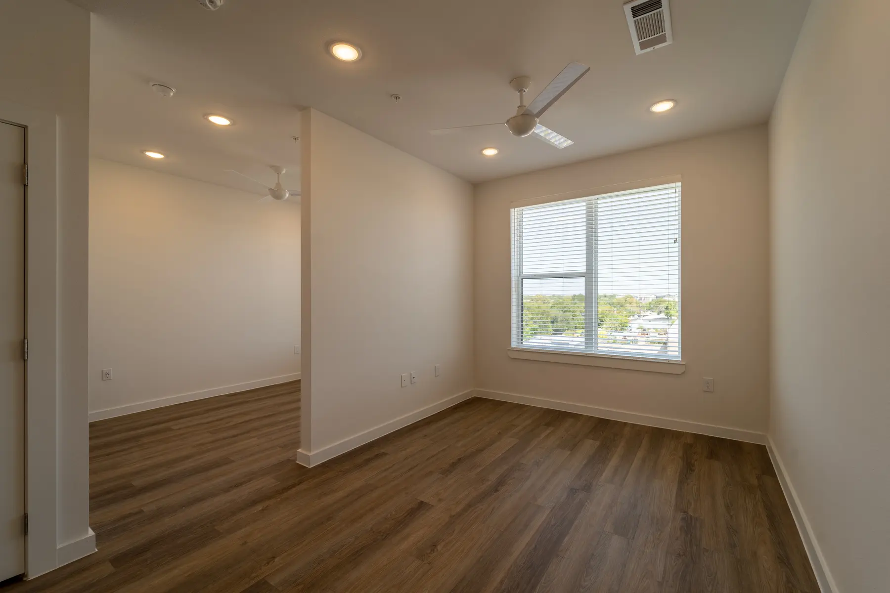 Ellis Highline - Floor, Flooring, Corner