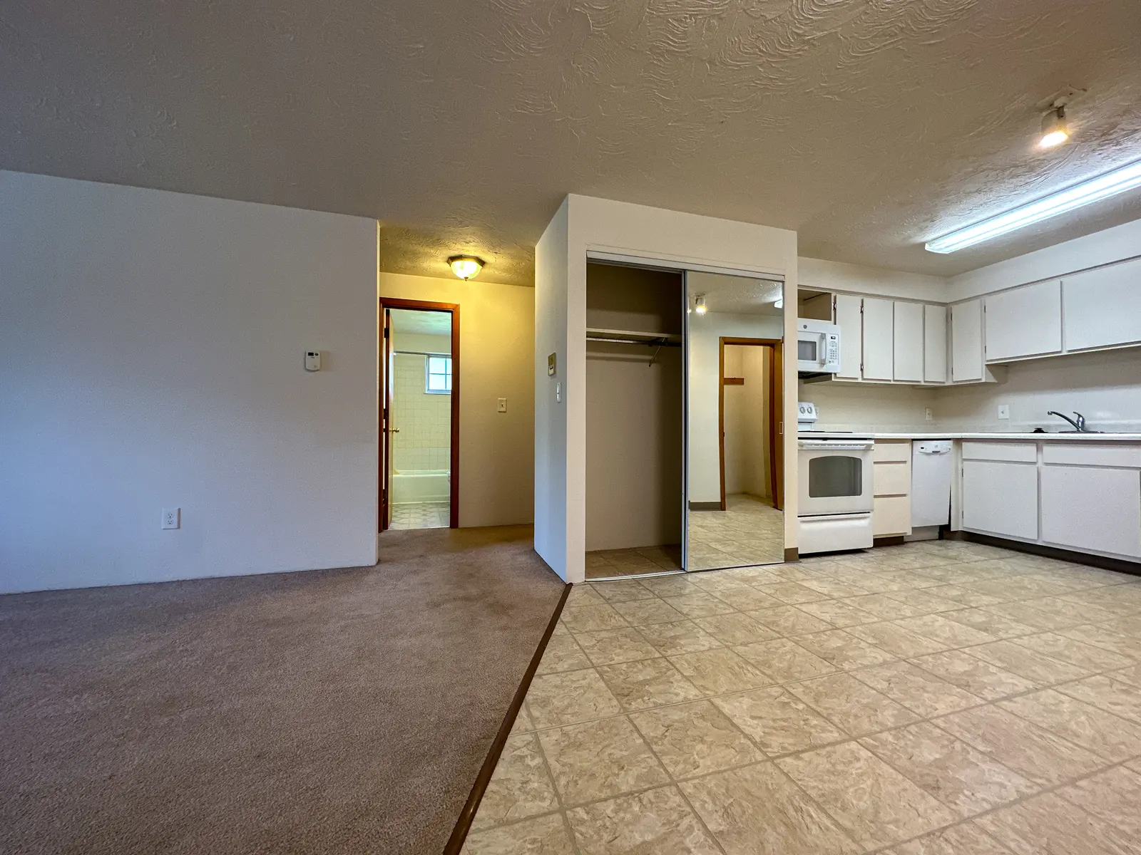 Kingston Square - Floor, Flooring, Corner