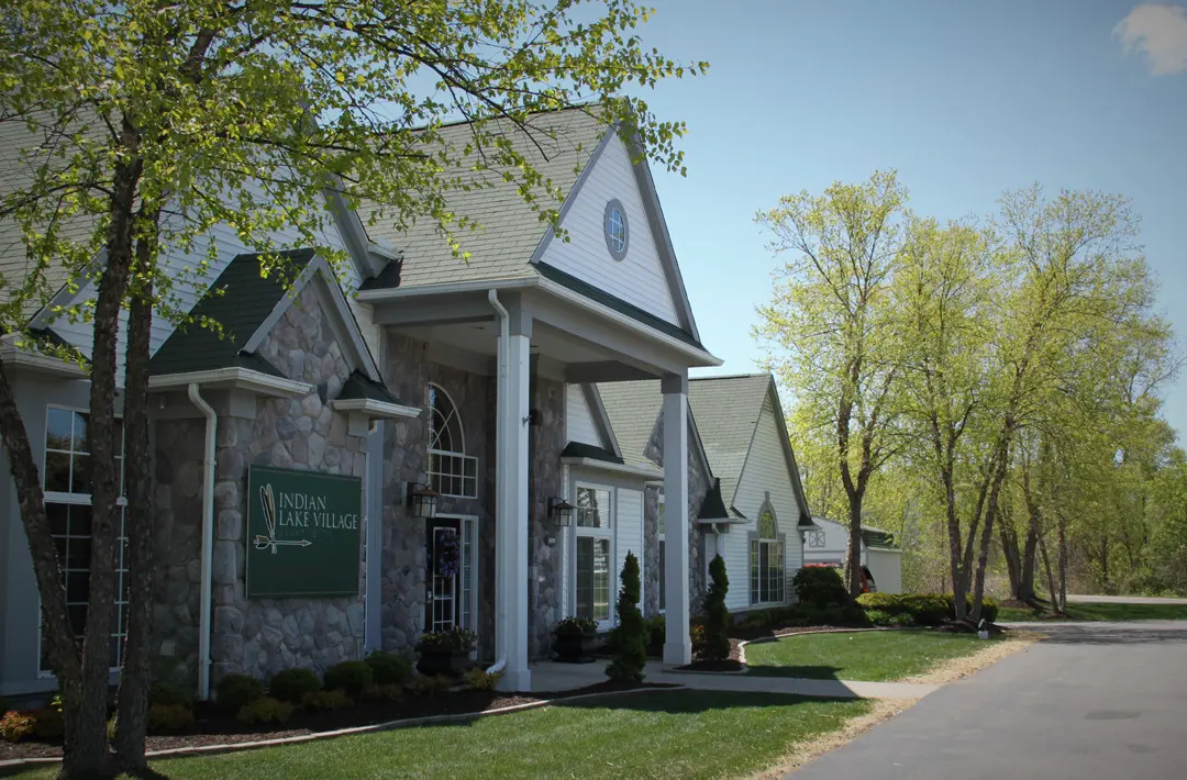 Indian Lake Village Apartments - Suburb, Neighborhood, City