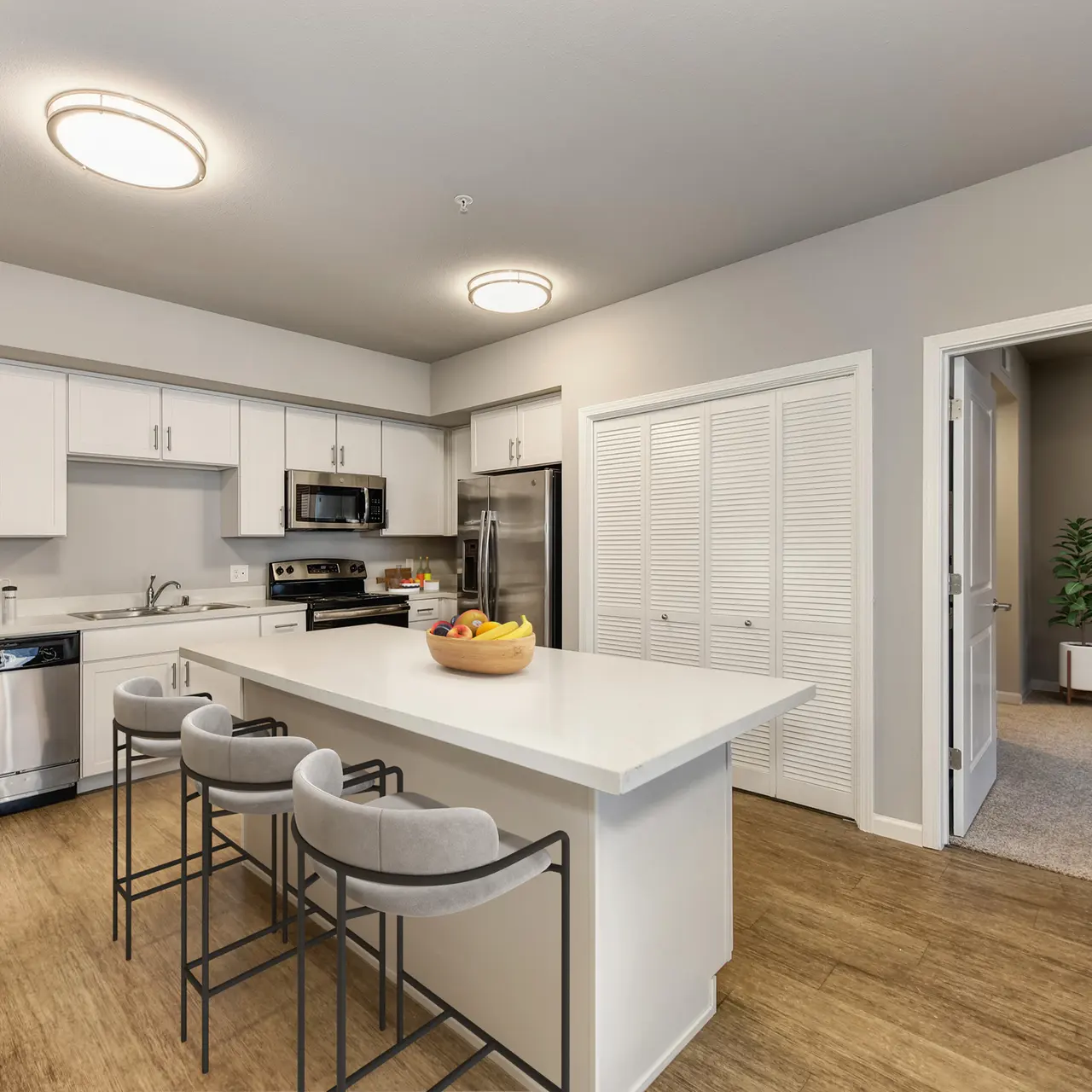 Gateway Station - Room, Indoors, Flooring