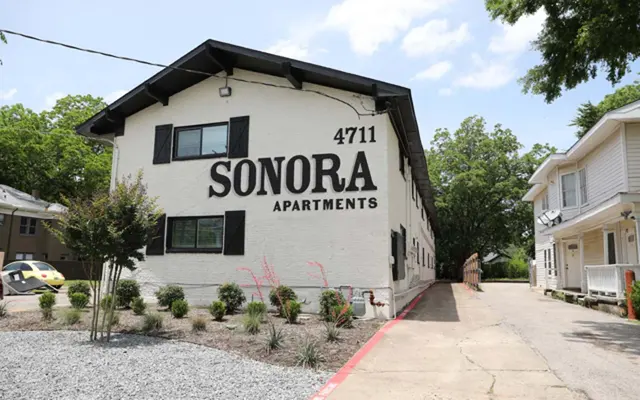 Sonora Apartments - Car, Building, Walkway