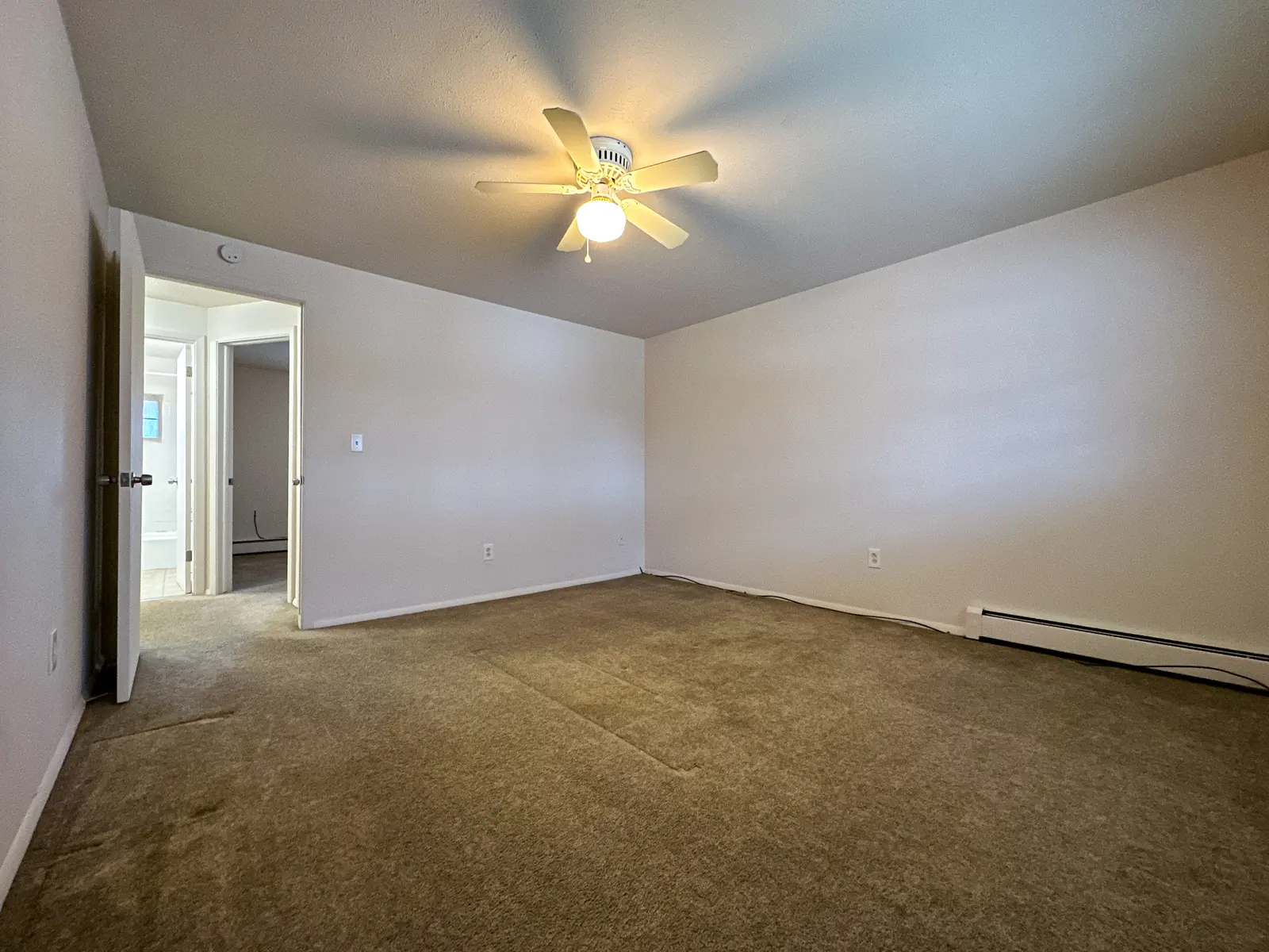 Williamsburg Square - Corner, Floor, Flooring